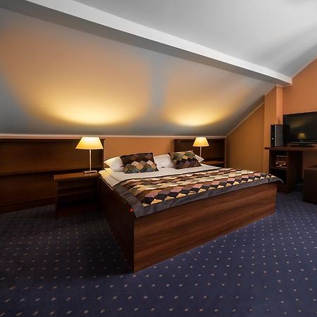 Hotel Colnus Kolno  Kültér fotó