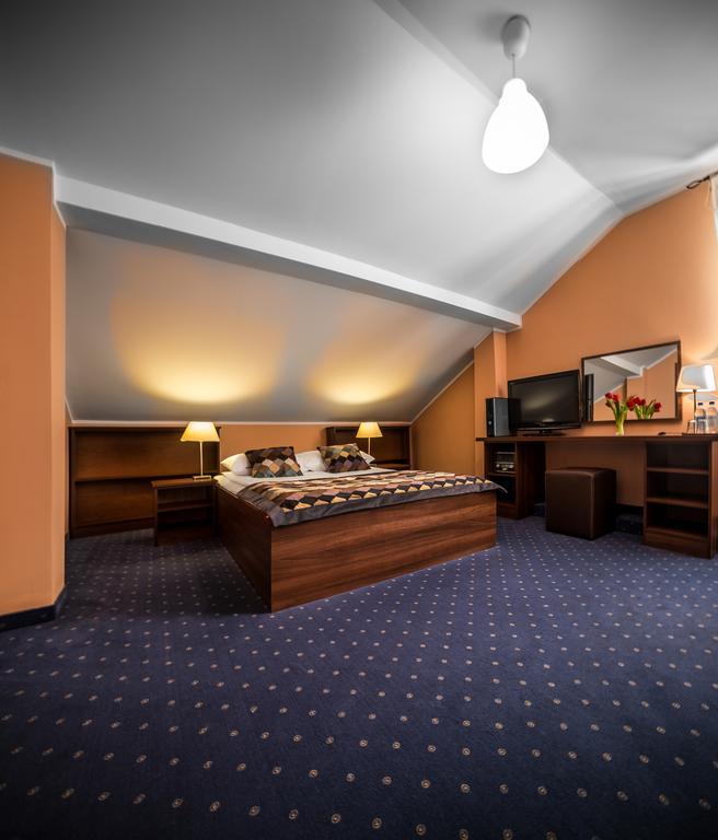 Hotel Colnus Kolno  Kültér fotó
