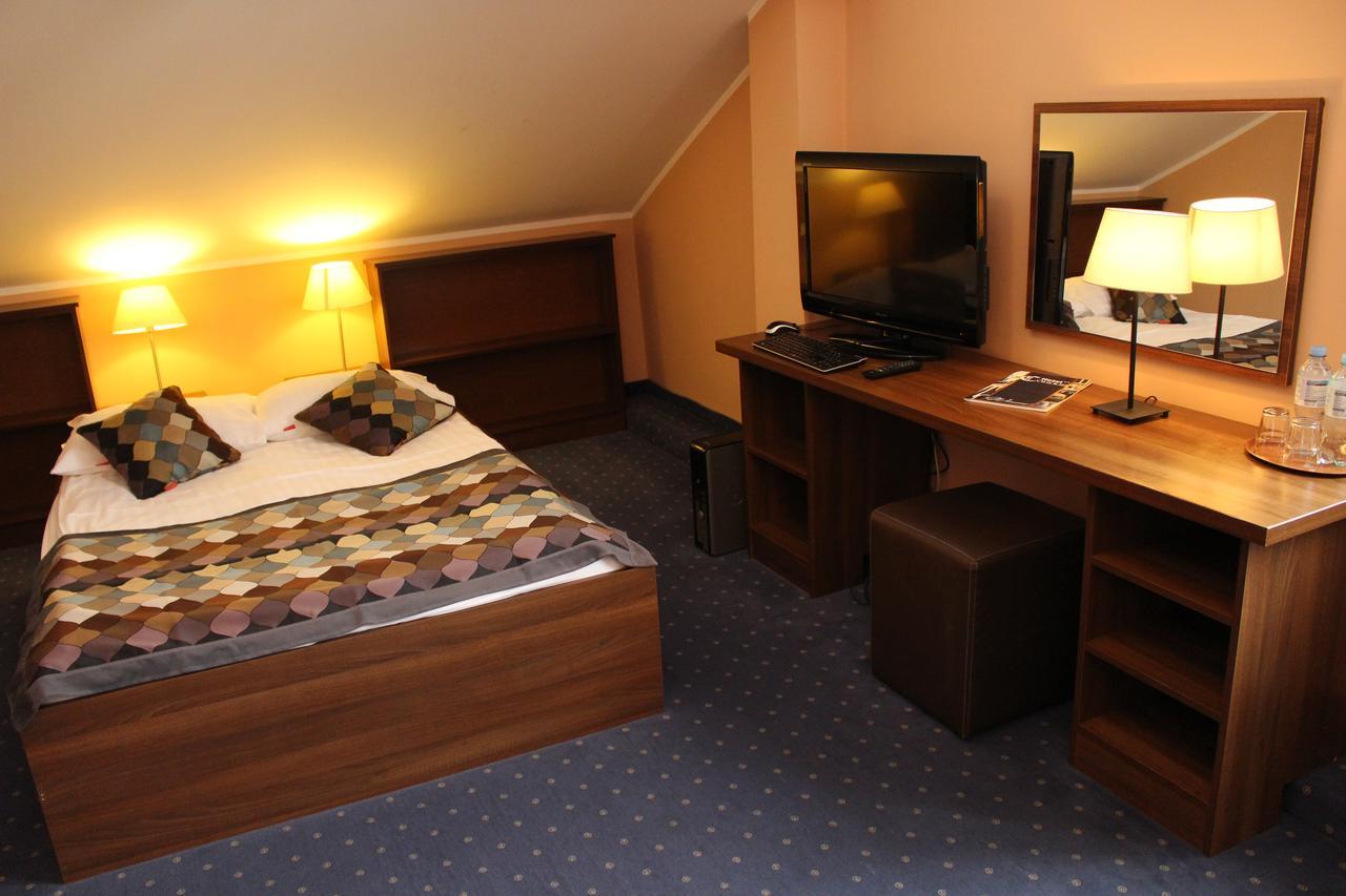 Hotel Colnus Kolno  Kültér fotó